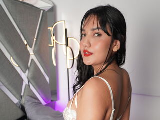 camslut showing pussy KylieWes