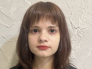 girl showing tits LillyMilly