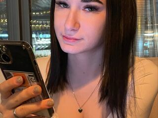 naked girl with webcam masturbating with vibrator LilyGrows