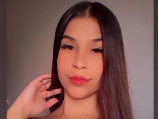 hot cam girl fingering shaved pussy LindaLeone