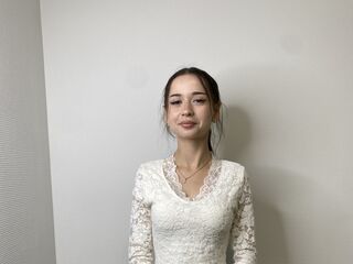 cam slut LouiseUsie