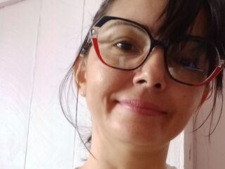 naked camgirl LuizaHots