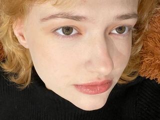 free nude webcam show LunaBeans