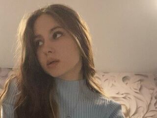 camgirl masturbating with dildo MalissaHans