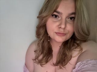 fingering camgirl MeganDarcy
