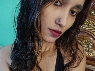 naked camgirl masturbating with vibrator MeherinAfra