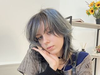 shaved pussy web cam MelonyBloom