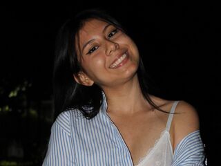 fingering camwhore MiaSauvage