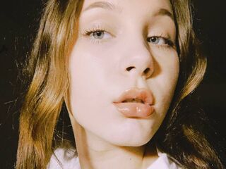 cam girl masturbating with dildo MilaWillson