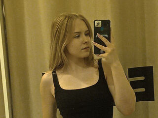 naked cam girl photo MolliMcDaniel