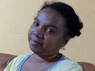 hot chatroom MomoRazafy