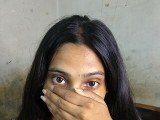 girl showing pussy MuskaanSingh