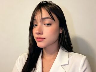 camwhore fingering shaved pussy NatiSweet
