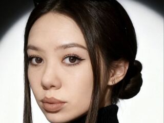 camwhore shaving pussy NeomiMesker