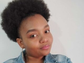 fingering webcamgirl NerinaFox