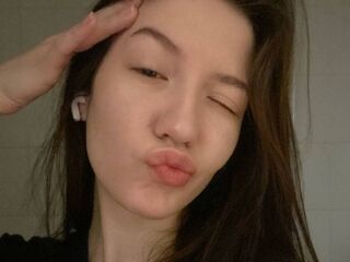 camslut showing pussy NoemiMeservy