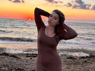 camgirl playing with dildo PamilaFlower