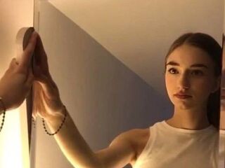 camgirl shaving pussy PansyGandara