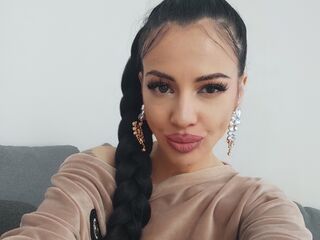 nude webcamgirl photo SaraMiriam