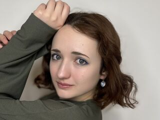 camgirl masturbating with vibrator SaundraTowler