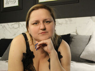 fingering cam whore ScarlettHines