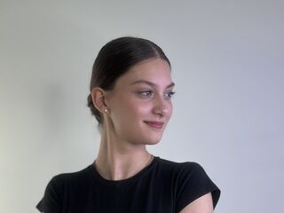 cam girl playing with sextoy SharikaWigington