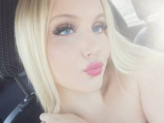 camgirl fingering pussy SixtaCola