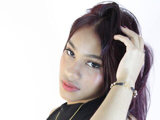 topless webcamgirl SophieLune