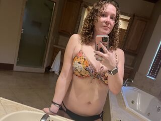 camgirl fingering bald pussy StormyAmber
