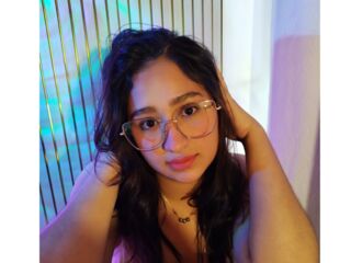 camgirl showing tits ThaisRose