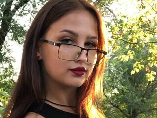 adult liveshow TiffaneyHews