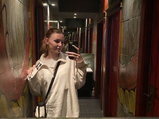 free live chat ToriDanceer