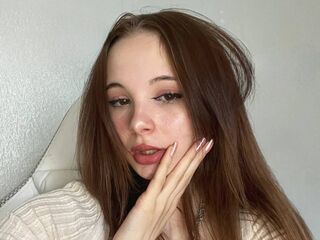 chatwhore VeronaHewlett