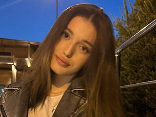 cam girl showing tits VeronicaColle