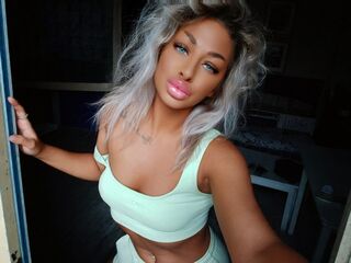 topless webcam girl VickyChase