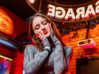 hot cam girl masturbating with dildo XeniaUsher